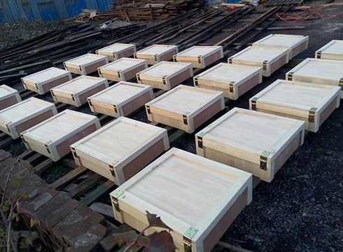 保定實木包裝箱在運輸中途應(yīng)注意什么？